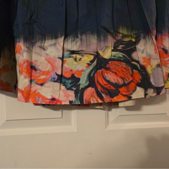 Ellie TAHARI Blue Pleated Skirt Size 8 Floral Colorful A Line Silk? - Picture 2 of 8
